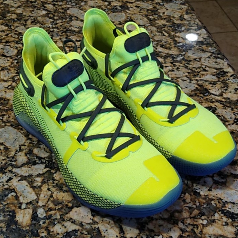Under Armour UA Curry Coy Fish Yellow w/ receipt